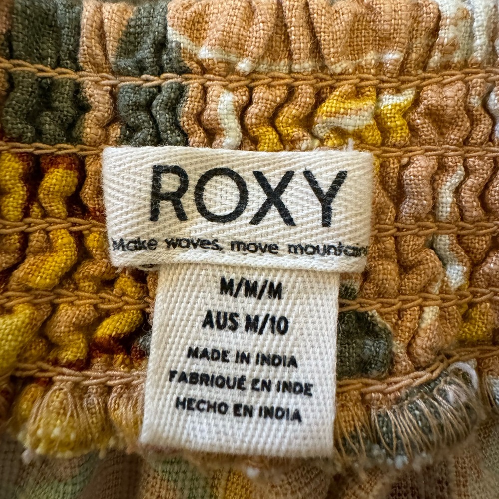Roxy tiered cotton mini skirt, smocked waist. Swim cover up. Women’s Medium - Picture 6 of 7